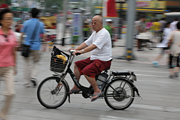 Beijing - Moped at the pedestrian plaza