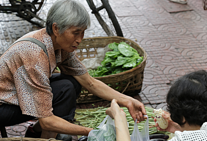 Mt Emei And Leshan - Veggies Seller