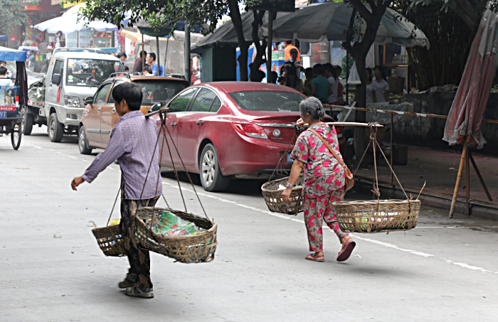 Mt Emei And Leshan - Street Vendors at Leshan