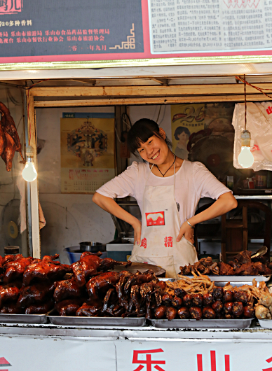 Mt Emei And Leshan - A Nice Smile and FingerLicking Good Chicken