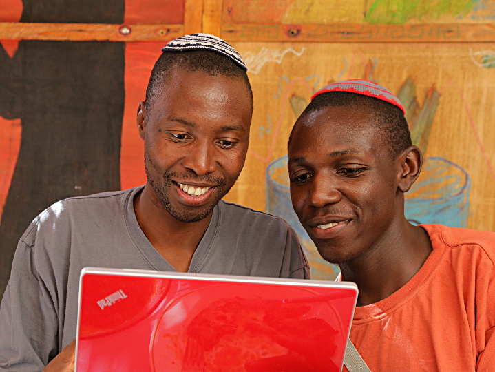 Tarphon and Moshe in Israel - Tarphon and Moshe Surfing the Web in Our Suka