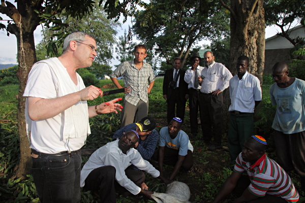 Visiting the Abayudaya in Nabugoye, Uganda - Ari Greenspan Explaining Laws of 