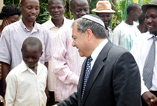 Visiting the Abayudaya Tribe in Putti, Uganda - Rabbi Riskin Arriving in Putti