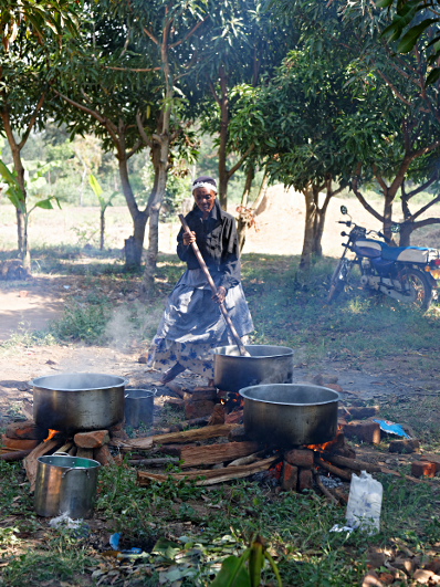 Around Putti - Outdoor kitchen log fire