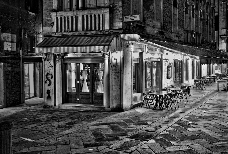 Ehibition in Yerushalayim - Cafe Terrace at Night, Venice