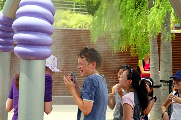 Hong Kong - Aviel Getting Wet in China