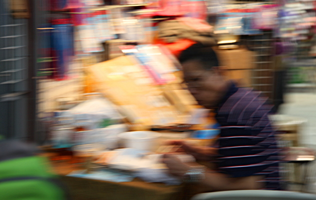 Hong Kong - Lunch on the Go in the Marketplace