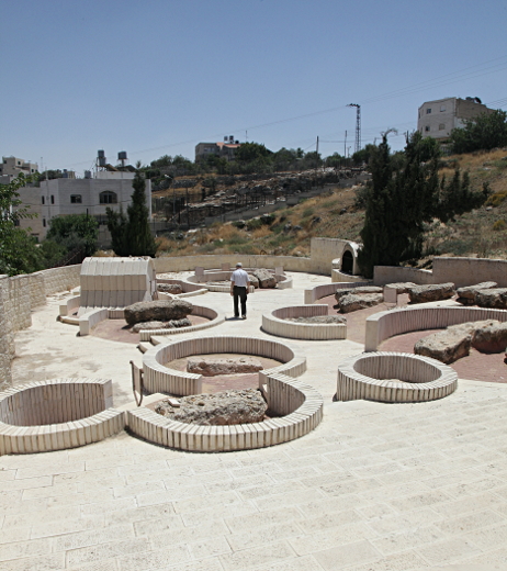 Hevron on Tisha b'Av, 5771 - Ancient S'fardi Cemetery in Hevron