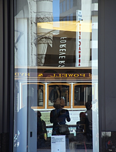 August in the US - Powell & Hyde Streets Cable Car