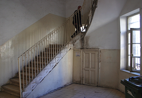 Yerushalayim - Jerusalem, the Kotel and the Temple Mount -- Har haBayit - A Jerusalem Stairwell