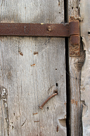 Rust - Wooden Door, Machane Yehuda, Yerushalayim