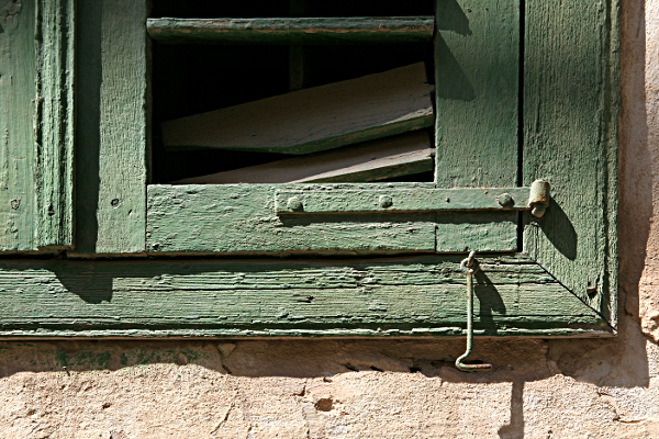 Safed - Green Shutters