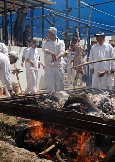 Samaritan, Shomronim, Passover Sacrifice - Innards on the Altar