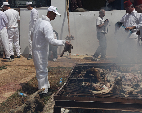 Samaritan, Shomronim, Passover Sacrifice - Innards Burning on the Altar