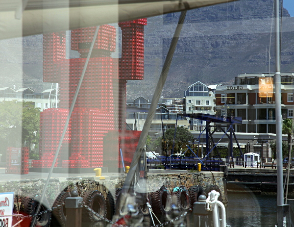 Cape Town - Coca Cola Man and the Table Mountain