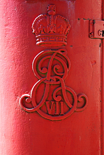 Cape Town - Edward VII Post Box, Table Mountain