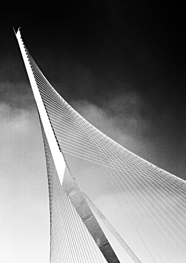 Yerushalayim - Jerusalem, the Kotel and the Temple Mount -- Har haBayit - String Bridge on a Cloudy Day