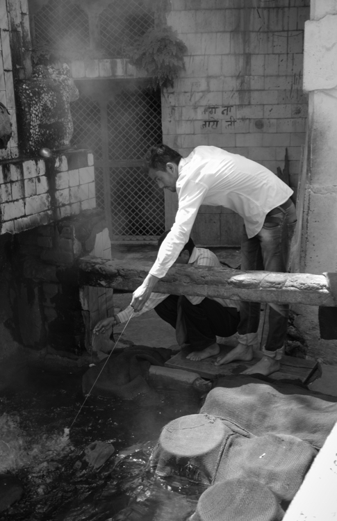 India 2015 - Cooking Rice in Natural Sulfur Spring, Manikaran, Parvati Valley