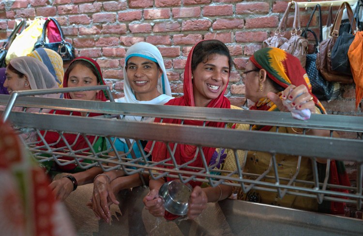 India 2015 - Volunteers Washing Up, Golden Temple, Amritsar