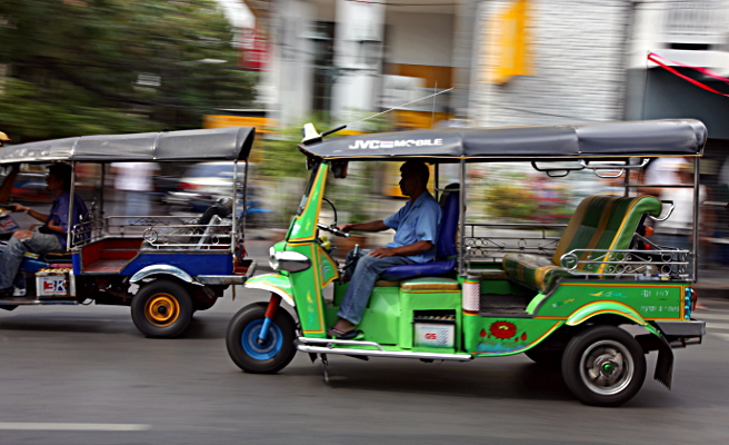 Thailand - Racing Tuk Tuks